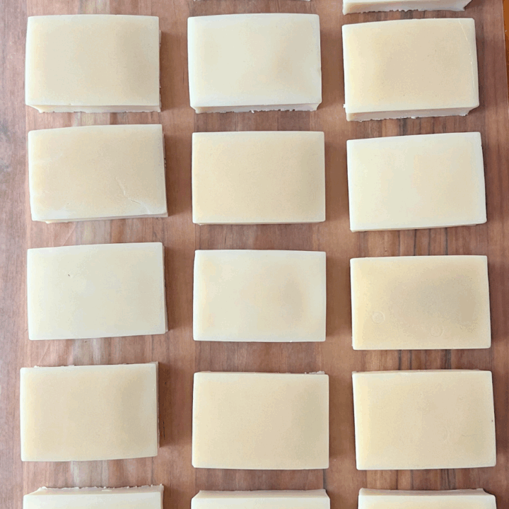 Two Ingredient Homemade Bar Soap (melt and pour)