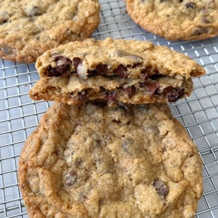Oatmeal Chocolate Chip Cookies (NY Bakery Style)
