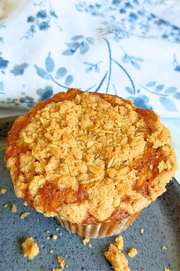 Apple Cinnamon Crumb Muffins